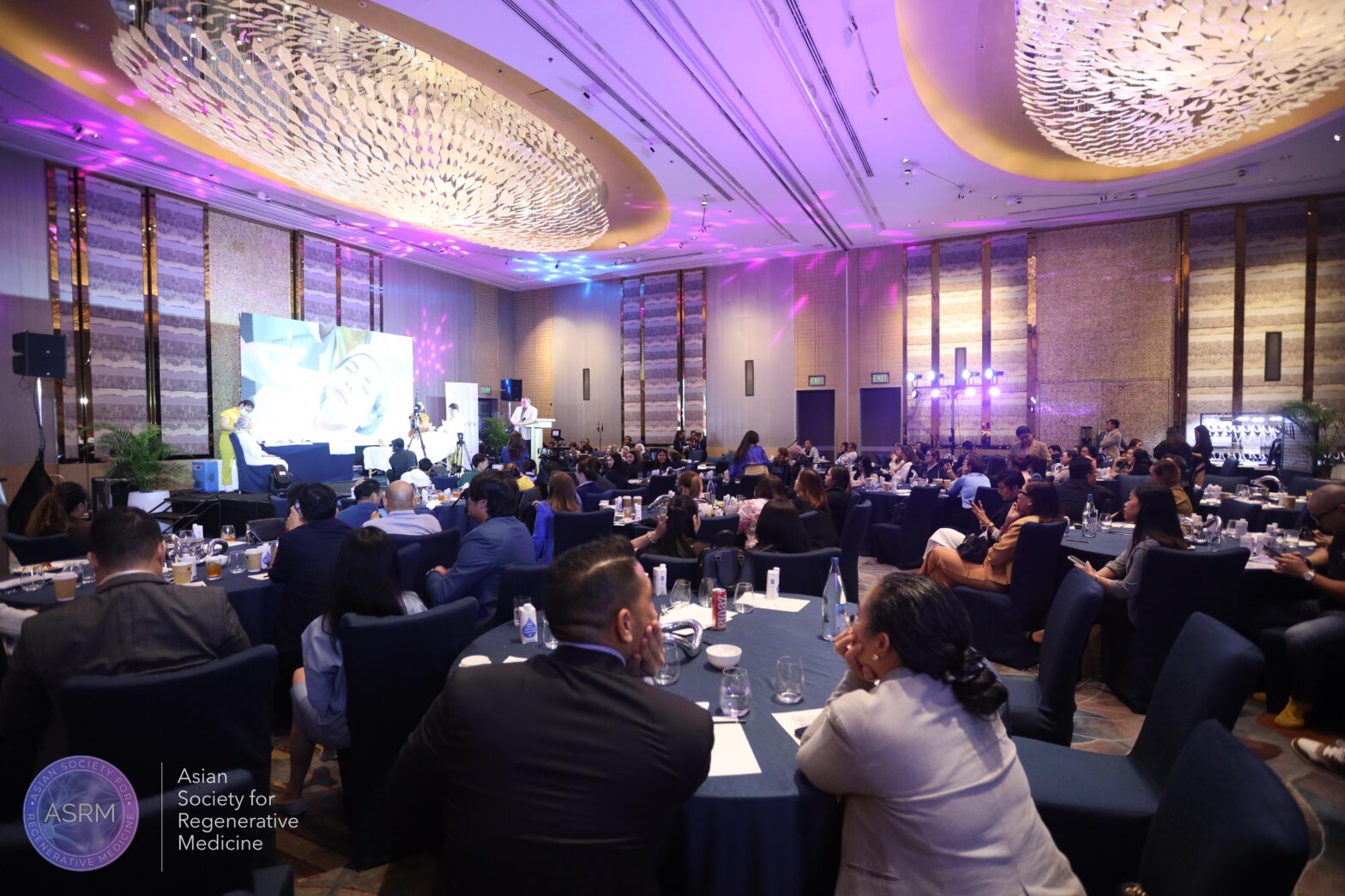 Delegates attending an ASRM conference session